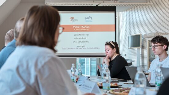 Onkologičtí pacienti často trpí depresí nebo úzkostí. Úlevu by mohla přinést psychedelika, vědci hledají dobrovolníky